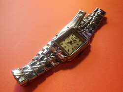 Női karóra , japán JYSHI , szép fém szíjjal  22 x 22 mm