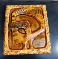 Retro Modernista Madaras Kerámia Falikép – Borostyán-Okker Absztrakt (21,5 x 24,5 cm)
