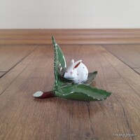 Régi Herendi rózsaszín pöttyös mini nyúl figura levélen