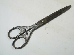 Régi antik egyházi apáca vas olló PG Solingen jelzéssel kereszt alakú mintával teljes hossza: 17 cm