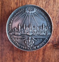 Johannes Buchheim (1623-1683) Wrocław / Breslau / Boroszló, 1674. Ezüstérem, napórával. 22 gr/ 41 mm