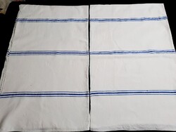 2 db régi lenvászon asztalterítő, abrosz szőttes csíkkal 132 x 82 cm