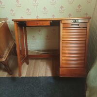 Linger típusú redőnyös íróasztal  hibátlan allapotn