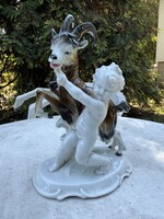 Lippelsdorf porcelán puttó kecskével, GDR, 22 cm