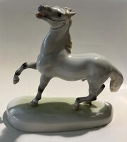 Herendi porcelán ágaskodó ló, szürke árnyalatos festéssel. HIBÁTLAN.