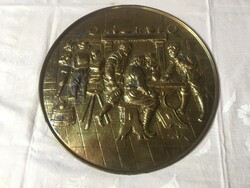 Fém dombormű kocsmai jelenettel - 35 cm átm.