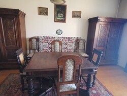 Nagyméretű historizáló / neoreneszánsz étkező garnitúra – kihúzható asztallal és 7 székkel