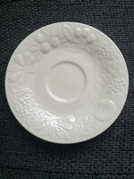 Fehér dombornyomott porcelán kistányér – Gibson, gyümölcsmintás, desszertes / süteményes, 16 cm