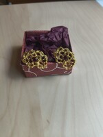 Elegáns antik mandzsettagomb vörös kővel