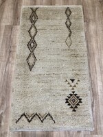 MAROKKÓI kézi csomózású vastag gyapjú szőnyeg, 72 x 131 cm