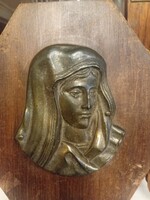 Régi bronz/réz Szűz Mária plakett fa falapon, kötél díszítéssel