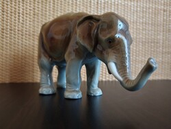 Royal Dux porcelán elefánt A382
