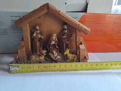 Betlehemi jászol fából, műanyag bábukkal