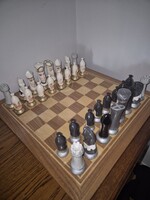 Vintage Duncan kerámia sakk-készlet – Skót-angol történelmi szett nagy fatáblával