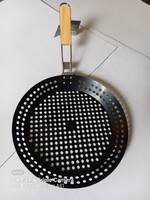 Gesztenye/ grill serpenyő 31x3,5 cm lehajtható fa nyéllel