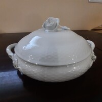 Fehér Herendi porcelán pörköltes, főzelékes tál rózsa fogóval