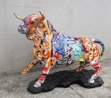 Street Art Bika szobor – egyedi, kézzel festett dekoráció