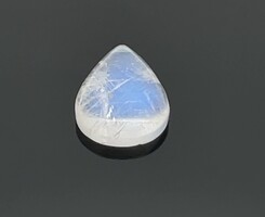 • Szivárvány holdkő drágakő 6.45 ct ékszerészeknek, gyűjtőknek vagy más  hobby célra--új