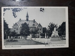 1940-körül Máriaremete Rendház a Szent István kúttal