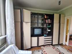 Retro többfunkciós krém kávébarna színű vitrines ifjúsági szekrénysor jelképes áron