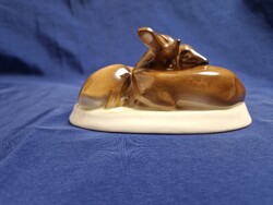 Gyönyörű Zsolnay Porcelán Őzikepár (Fekvő őzek) összebújók alvó