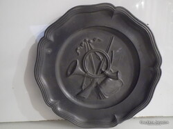 ÓN TÁNYÉR - 70 dkg - VADÁSZ  - JELZETT - 24 cm - FALI -  DOMBORNYOMOTT - HIBÁTLAN