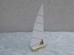 Retro régi Balatoni Emlék műanyag plexi réz vitorlás vitorláshajó mid century emléktárgy dísz hajó