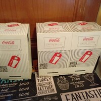 McDonald’s és a Coca-Cola 2013-as közös promóciójából származó, limitált kiadású üvegpoharak