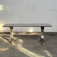 Bauhaus stílusú dohányzóasztal