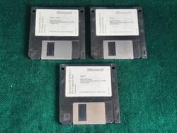 Eredeti Microsoft MS-DOS 6.22 telepítő floppy szett (3 db) retro PC gyűjtőknek.