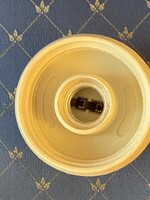 Fehér porcelán lámpa foglalat. Mérete. 10 cm átmérőjű GA 250 V felirattal.