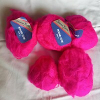 Sheena Yarms márkájú ciklámen bolyhozott mohair kötőfonal