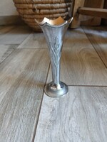 Érdekes régi ezüstözött váza (13,5x5,5 cm)