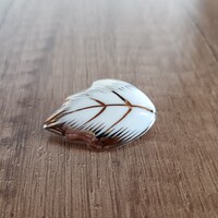 Régi Herendi porcelán levél bross / kitűző platinával