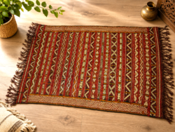 Marokkói berber kilim, antik tapintható szőtt műalkotás kézi csomozású szőnyeg, falvédő