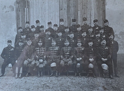 Nagyméretű antik katonai fotó, csoportkép magyar honvédek az 1900-as évek elejéről