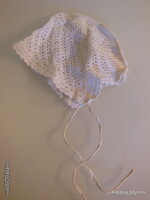 KERESZTELŐ SAPKA - HORGOLT - KÉZIMUNKA - 14 x 12 cm - ANTIK - RENDKÍVÜL MUNKAIGÉNYES  - HIBÁTLAN
