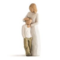 Willow Tree figura "Mother and Son" címmel szobor a családról
