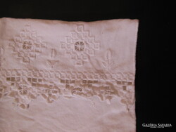 RISELT - HÍMZETT - 40 x 25 cm - FÉSŰTARTÓ - MONOGRAM - LENVÁSZON - HIBÁTLAN