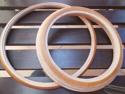 Kőr alakú , esztergált képkeretek , 1. falcméret  27,2 cm ,  2. falc méret  20 cm