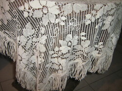 Csodaszép shabby chic virágos rojtos csipke terítő