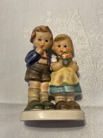 Tündéri régi, ritka Hummel kisfiú kislány páros élénk színekkel.