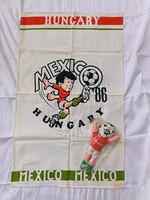 Ritka MEXIKÓ '86 Foci VB Szurkolói Szett – Nagyméretű Falitextil + BONTATLAN Kabalafigura 1986 Retro