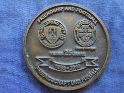Guildford City - Freiburg 25 éves futballbarátság -  réz/bronzplakett 50 mm