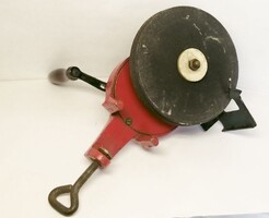 Retro kézihajtású köszörű, kifogástalan állapotban