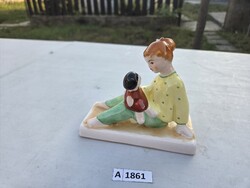 A1861 Bodrogkeresztúri babázó lány 14x11 cm