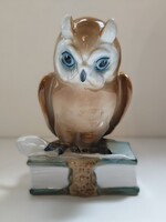 Zsolnay könyvön ülő bagoly – Őry Ferenc, kézzel festett porcelánfigura, 16,5 cm