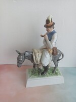 Herendi porcelán Pipázó juhász szamárháton!