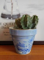 Japán porcelán kaspó - a farm télen