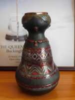 Grúz antropomorf kerámia váza etno mintával 26 cm